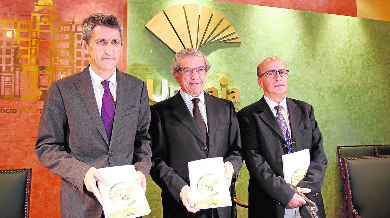 EJosé Manuel Domínguez, junto a Braulio Medel