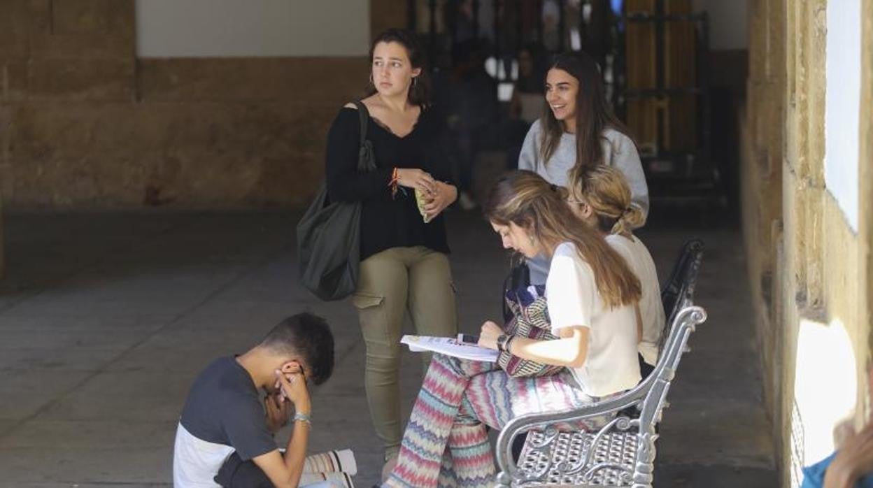 Calendario de Selectividad en Andalucía 2022: fechas en la que se celebra y horarios