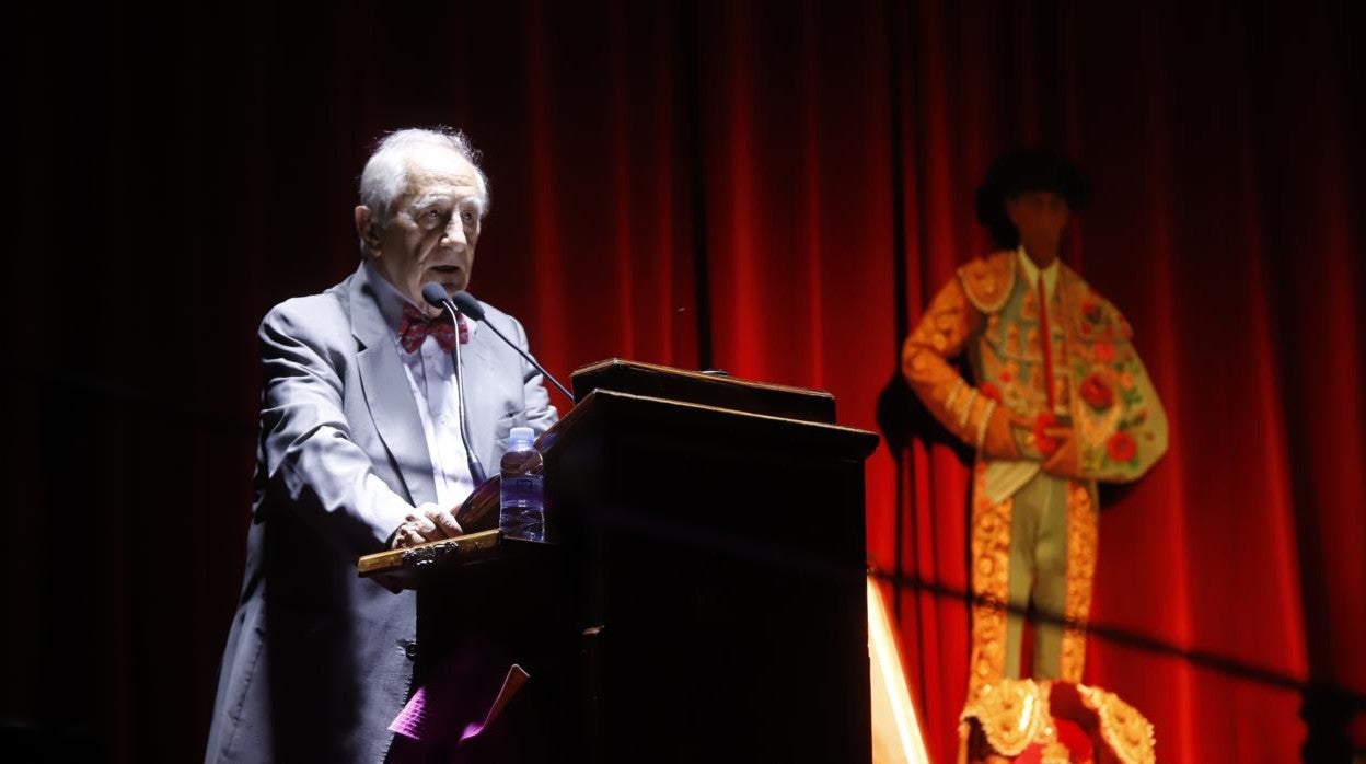 Inocencio Arias durante su pregón en el Real Círculo de la Amistad