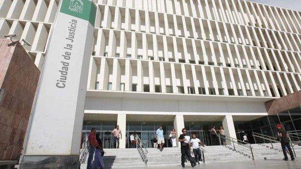 «¿Qué quiere, que me masturbe?» Siete años para un hombre de Estepona que violó a su mujer tras drogarla