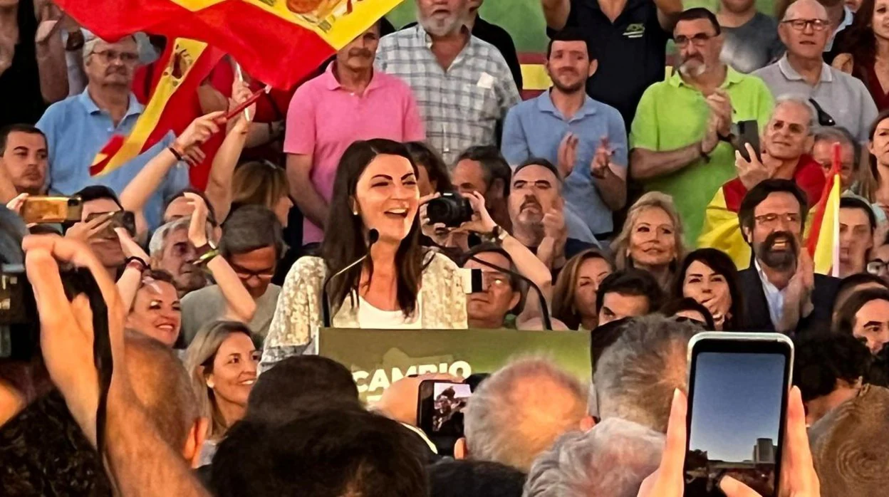 Macarena Olona durante el mitin en Málaga