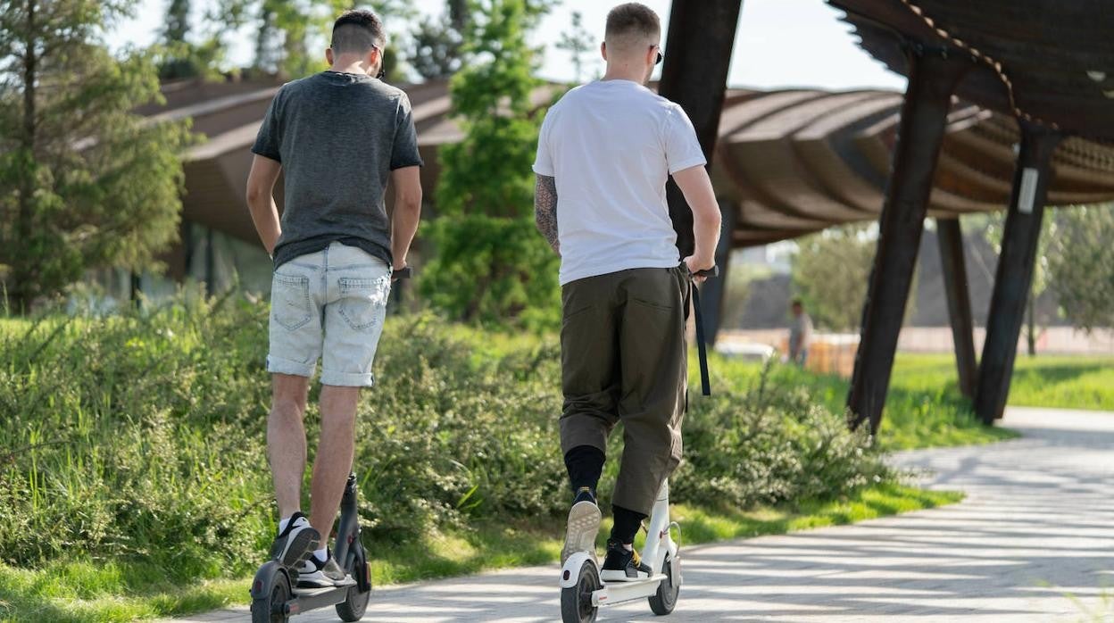 Los patinetes eléctricos están de moda por sus ventajas