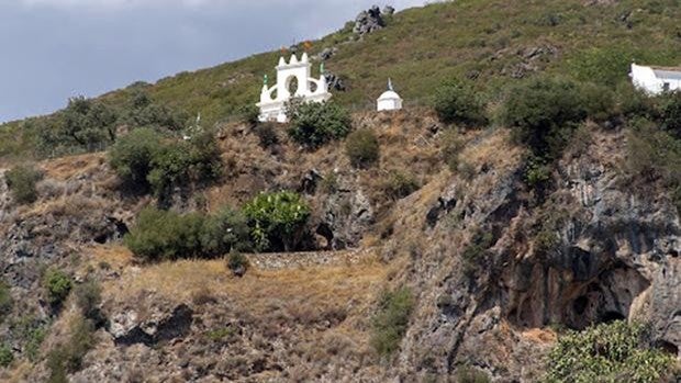 Cuevas de la Peña Arias Montano en Alájar