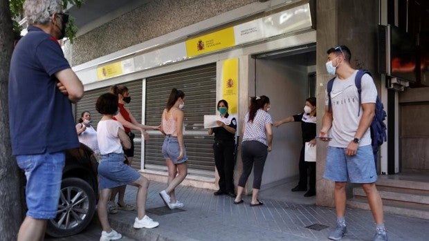 Subvenciones de hasta 5.500 euros a empresas y autónomos andaluces por hacer contratos indefinidos o fijos