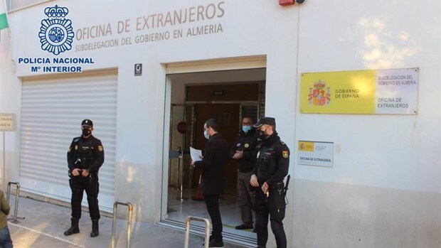 Ocho detenidos en Almería en una trama de matrimonios de conveniencia
