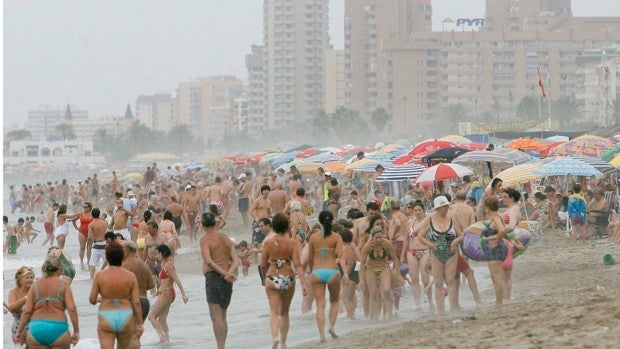 La ocupación de pisos turísticos se dispara al 90% en la Costa del Sol, la 'playa' de Córdoba