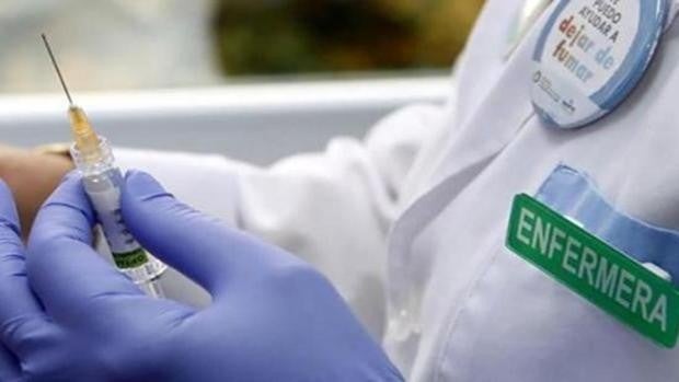 La Junta reconoce que las bolsas para contratar enfermeras están agotadas en Andalucía