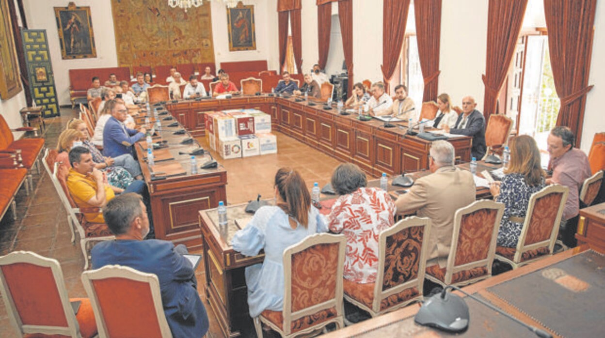 Reunión de alcaldes con representantes de la Junta y la Diputación durante el día de ayer