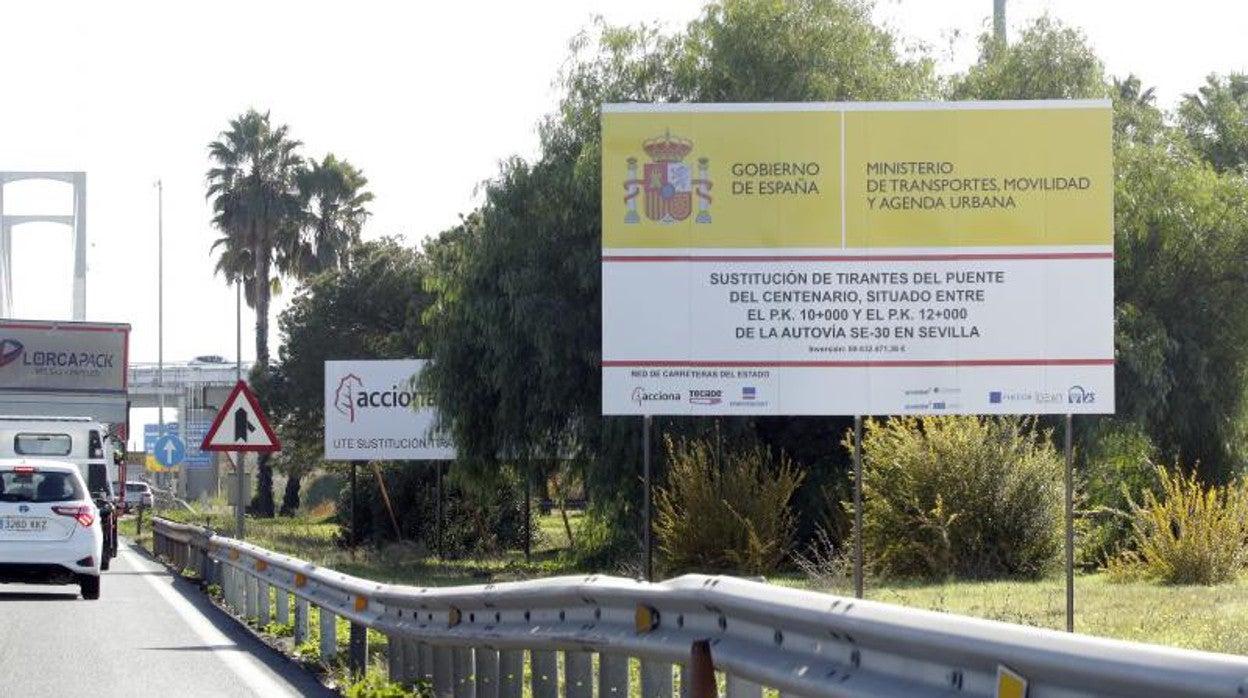 Las obras de ampliación del Puente del Centenario, en Sevilla, estarían afectadas por la revisión de precios