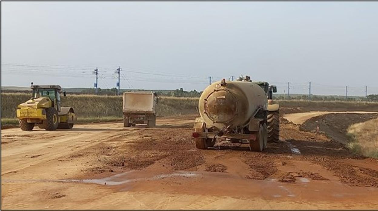 Terraplén del ramal de conexión de la Línea de Alta Velocidad