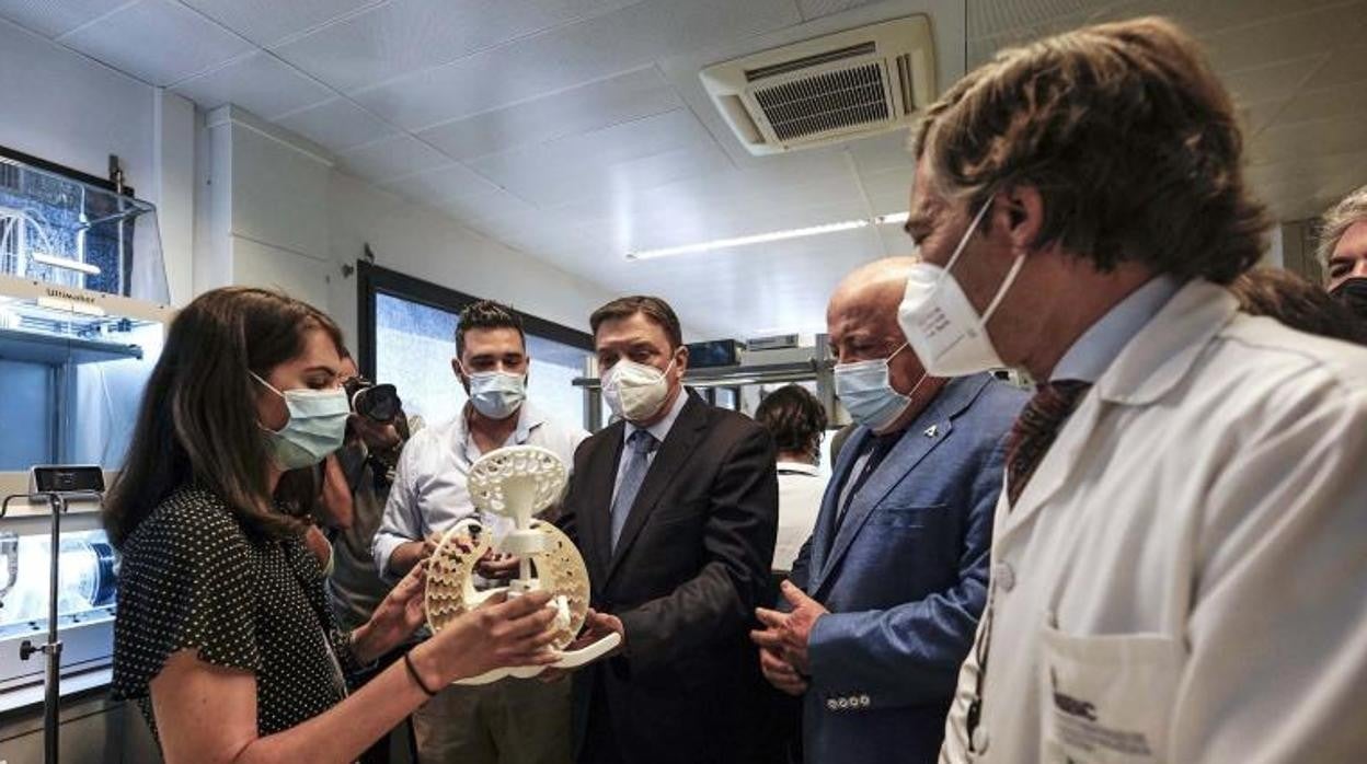 Visita de Luis Planas y Jesús Aguirre al Instituto Maimónides de Córdoba