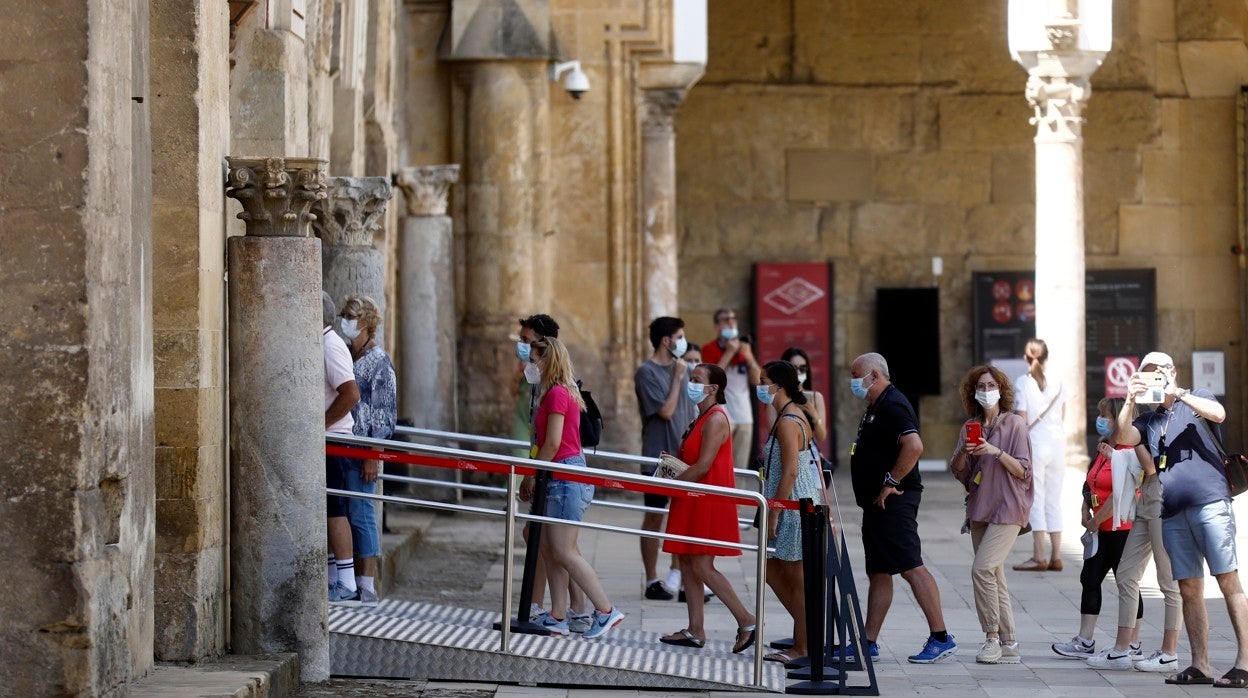 Turistas en la Mezquita-Catedral