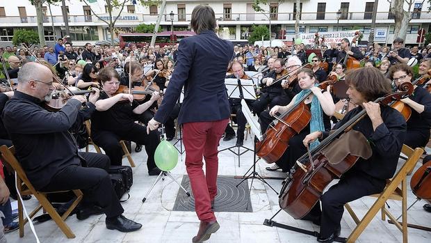 Músicos de la ROSS, este martes en la Plaza Nueva