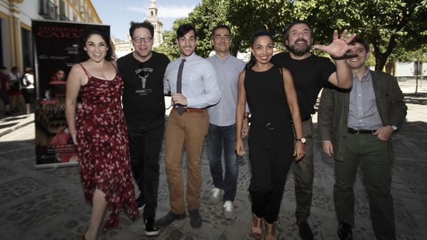 Axelrod junto a los solistas del «Homenaje a "Carmen"»