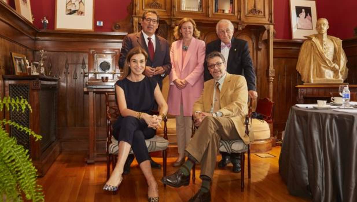 El jurado: Antonio Pulido, Catalina Luca de Tena, Inocencio Arias, Carmen Posadas e Ignacio Camacho