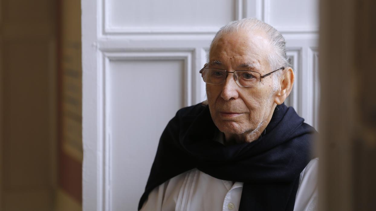 Távora, dirigiendo a los actores en el espectáculo «Flamenco para Traviata»