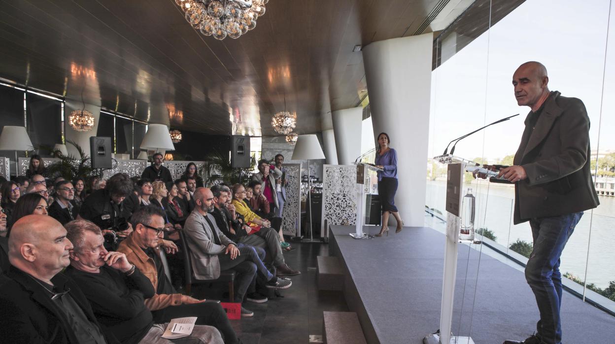 Antonio Muñoz interviene en el acto de la EFA para anunciar las nominaciones a los Premios europeos de cine