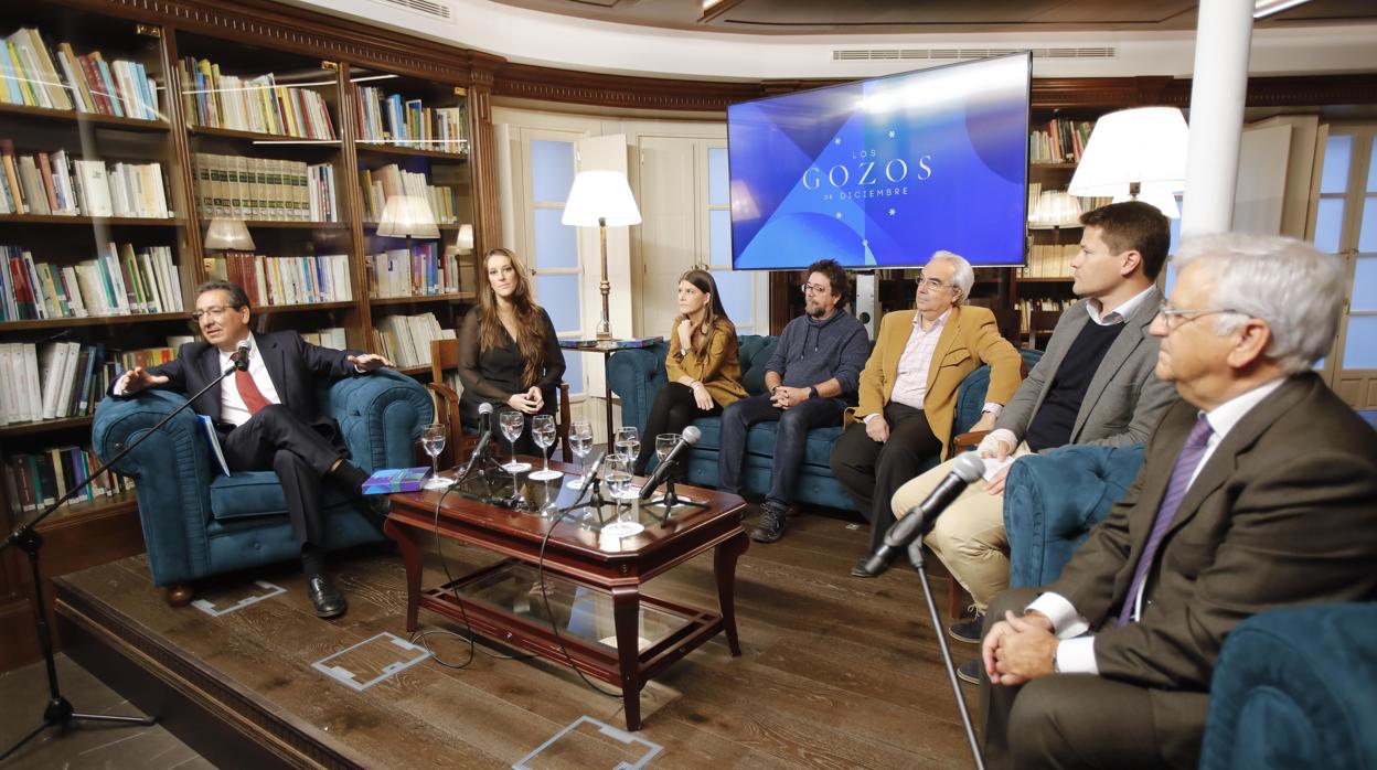 La biblioteca de la Fundación Cajasol ha acogido la presentación de la programación navideña