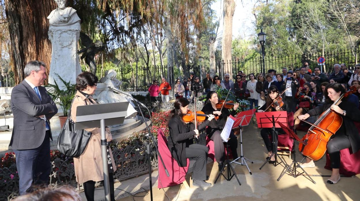 Presentación de los actos del «Año de los Bécquer», con la presencia del alcalde Juan Espadas