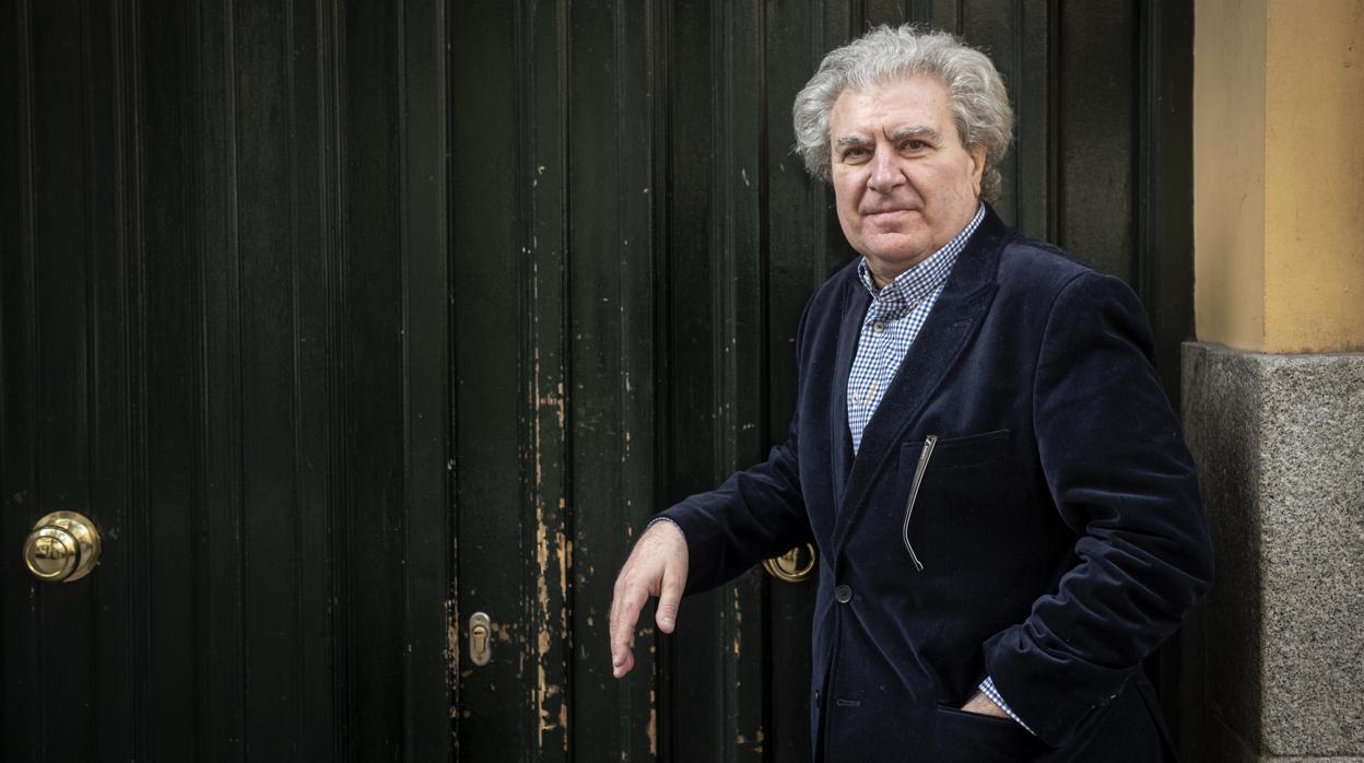 César Antonio Molina