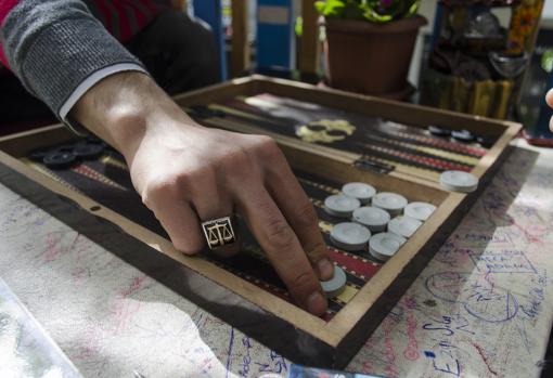 Partida de backgammon