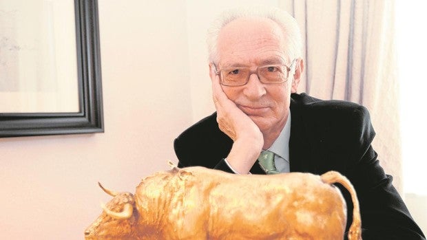 Andrés Amorós: «Los Machado eran buenísimos poetas y personas extraordinarias»