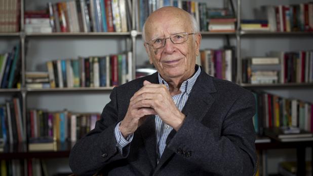 Todas las actividades para disfrutar en casa del Día del Libro en Andalucía