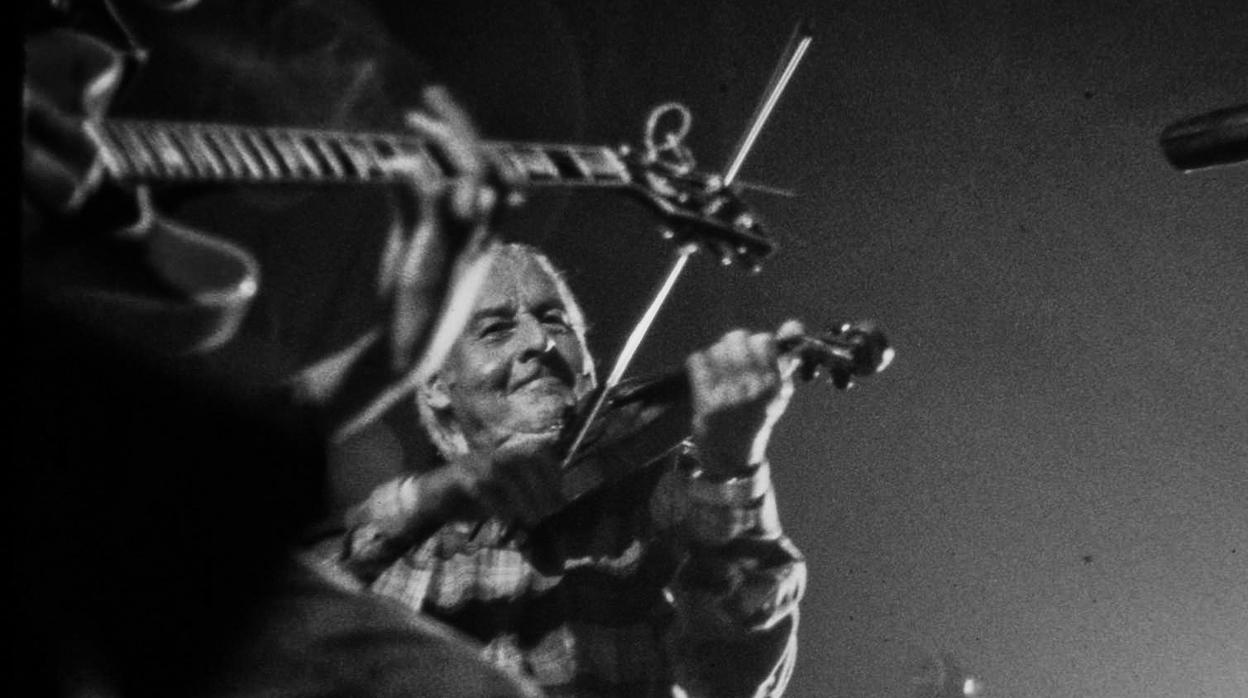 El mítico violinista francés Stéphane Grappelli actuó en aquella primera edición
