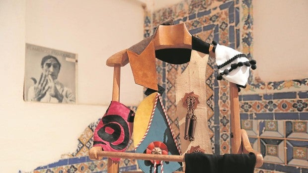 Danza flamenca, artes plásticas y monjes cartujos en una exposición en el CAAC