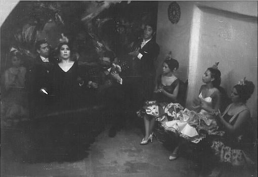Debut en el tablao sevillano de Los Gallos de la bailaora Yoko Komatsubara en los años 60
