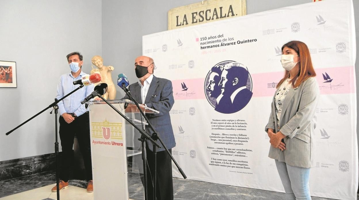 Un momento de la presentación de los actos en homenaje a los hermanos Álvarez Quintero en Utrera