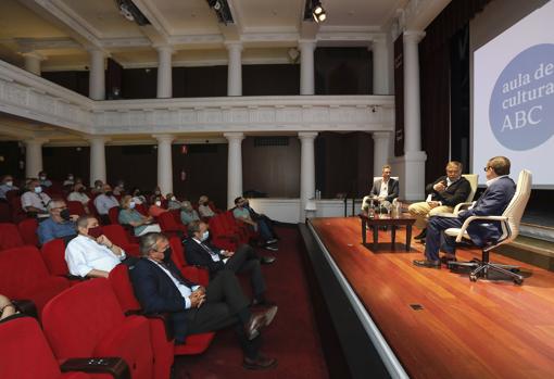 El aforo presencial permitido se completó minutos antes del comienzo