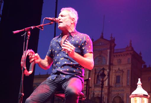 M-Clan triunfa en Sevilla con su minimalismo rockero de altos vuelos