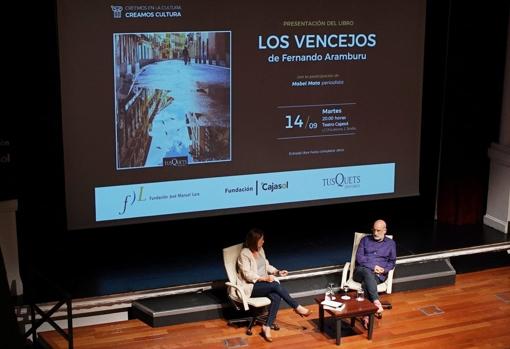 Mabel Mata y Fernando Aramburu en el Teatro Cajasol