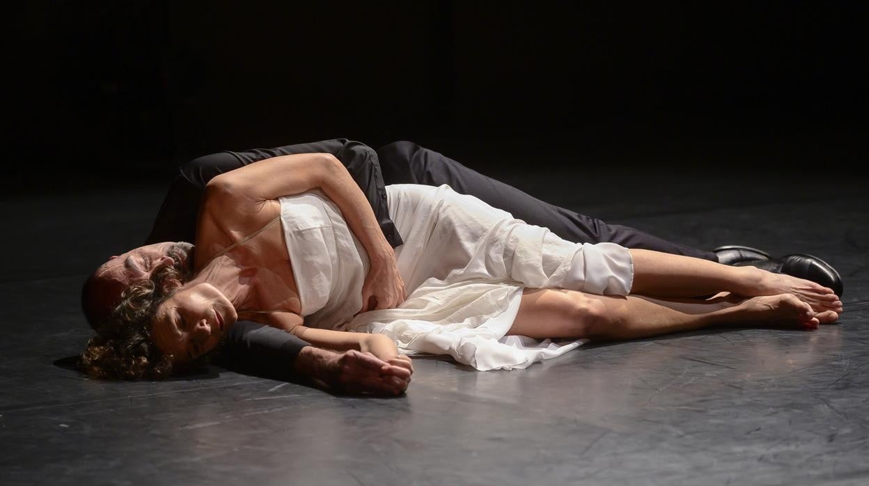 Christine Cloux y Jorge Picó en uno de los momentos de la obra