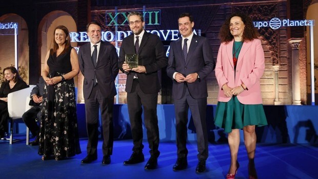 Màxim Huerta gana el Premio de Novela Fernando Lara con 'Adiós, pequeño'