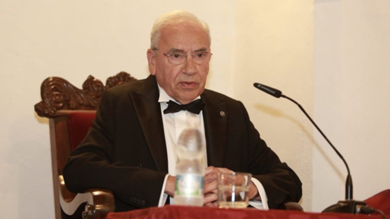 Alfonso Guerra en un momento de su discurso de ingreso