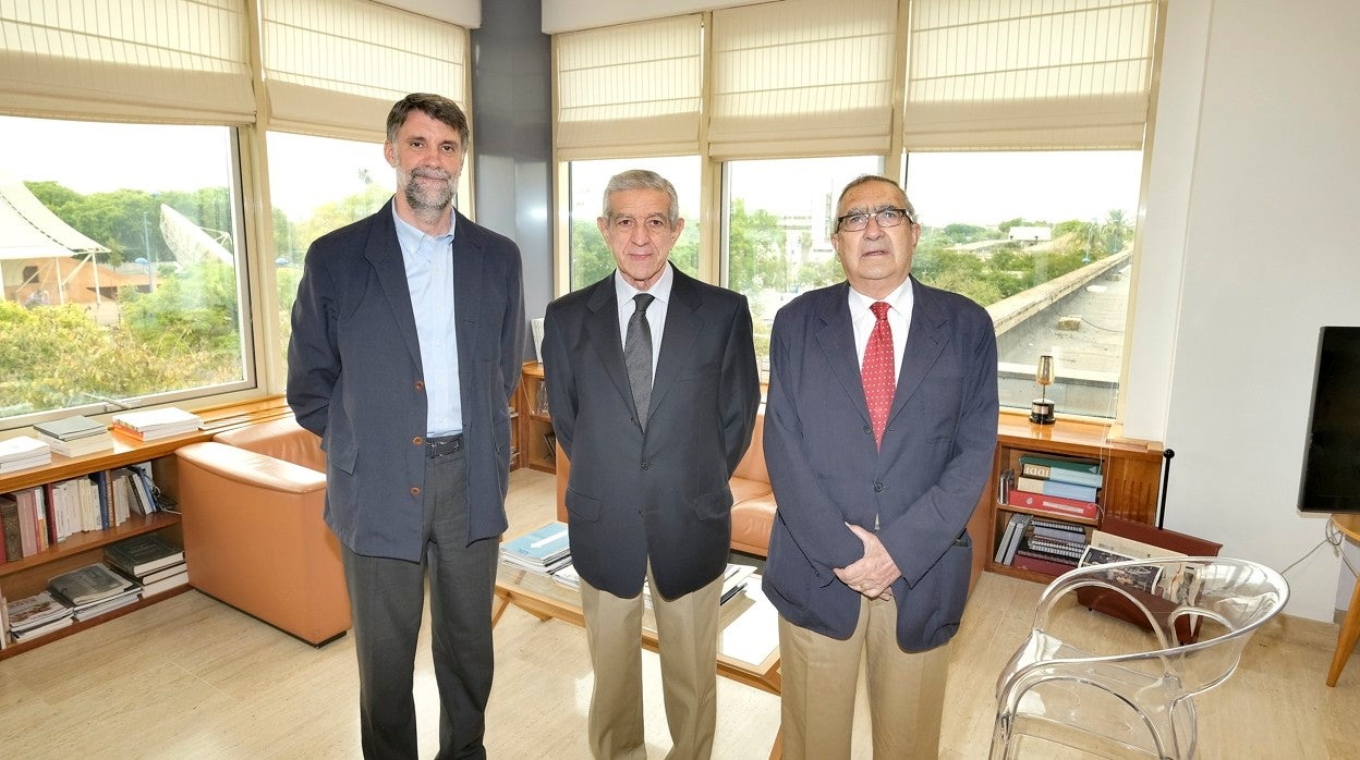El jurado del certamen: Javier Rubio, Braulio Medel y Rogelio Reyes Cano