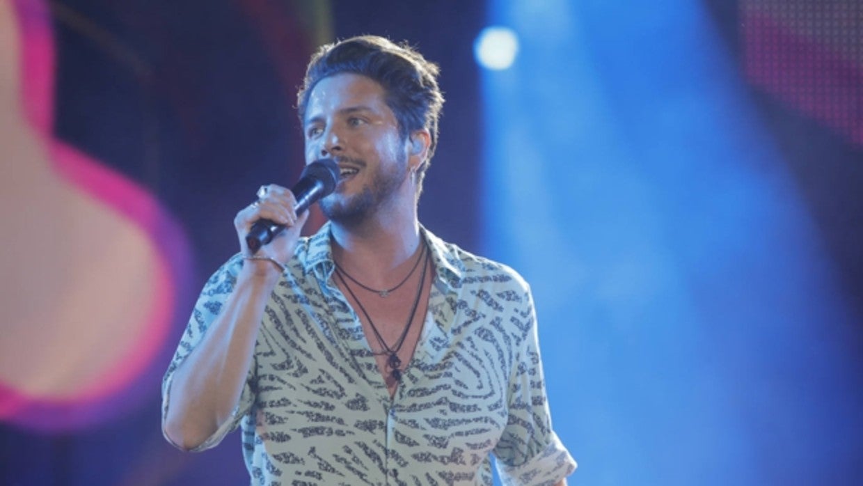 Manuel Carrasco durante una actuación en Sevilla en junio de 2019