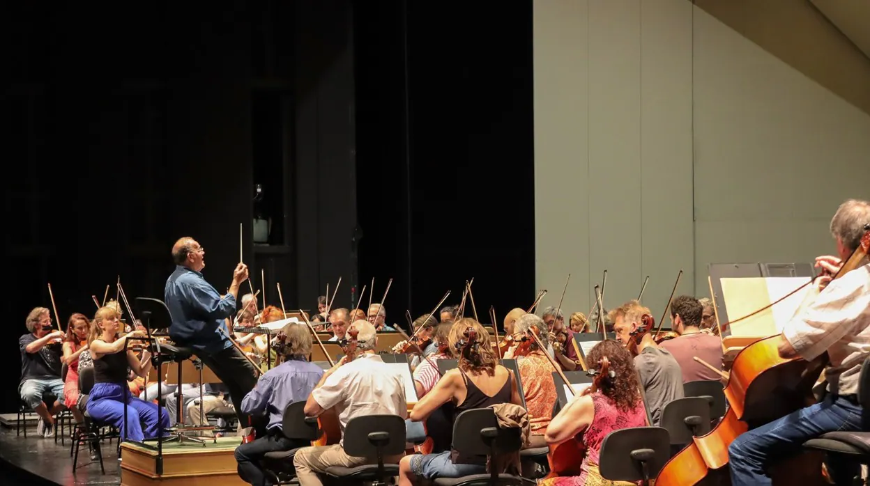 Marc Soustrot dirige a la Sinfónica en este noveno programa de abono