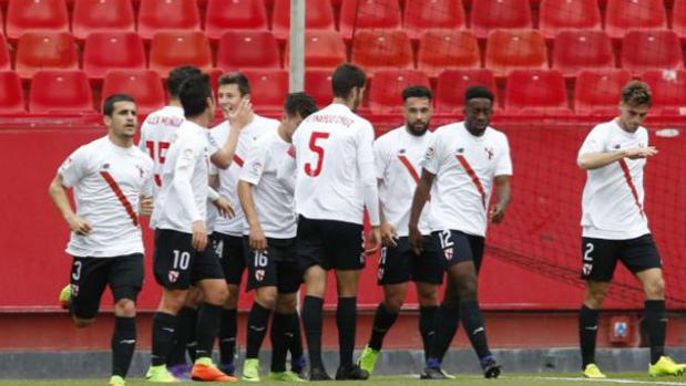 Sevilla Atlético - Córdoba CF (1-0): El filial aprovecha el regalo de Kieszek