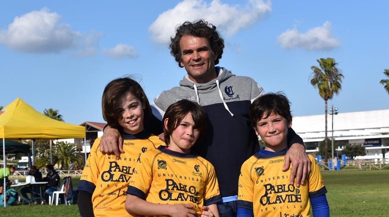 Coco Torres Morote, con tres jóvenes promesas del Ciencias