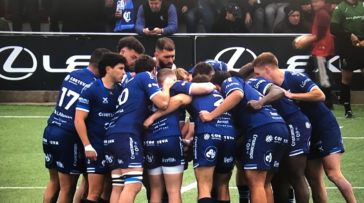 Los jugadores del Ciencias Enerside, conjurándose antes del partido