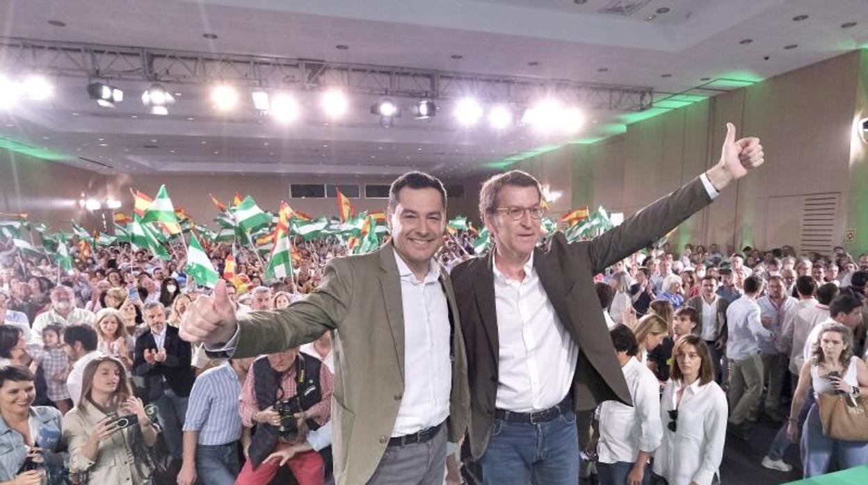 Juanma Moreno junto a Alberto Núñez Feijóo durante la campaña