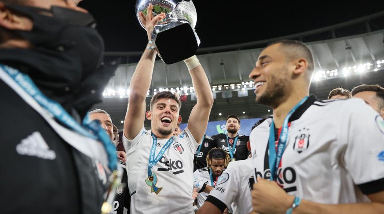 Montero levanta un título en Turquía