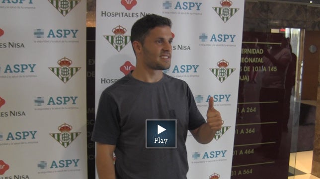 Durmisi, en Sevilla, pasa reconocimiento médico con el Betis