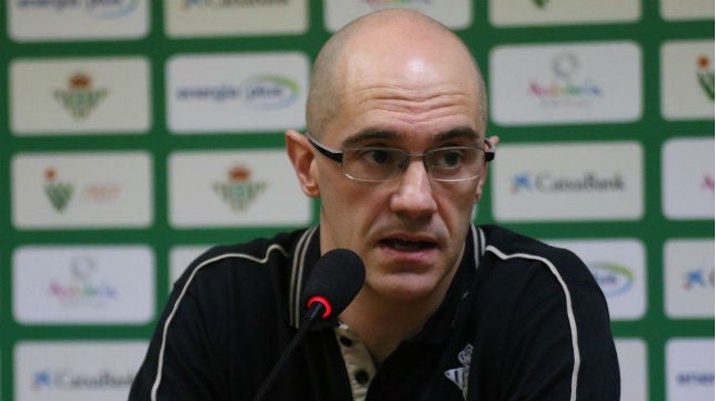 Carrasco sucede a Quintana como técnico del Betis Energía Plus