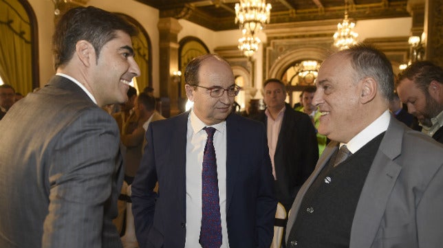 Tebas: &quot;El fútbol en España ha crecido gracias a los aficionados&quot;