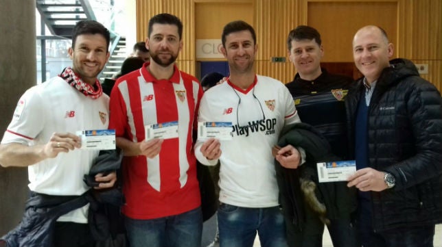 Los sevillistas comienzan a conquistar Manchester