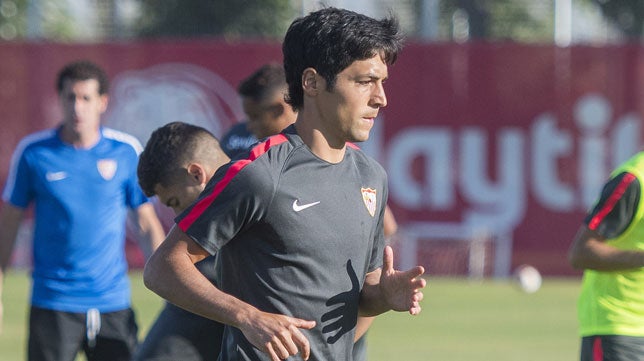 Machín no tira de Borja Lasso ni tras las lesiones de Gonalons y Amadou